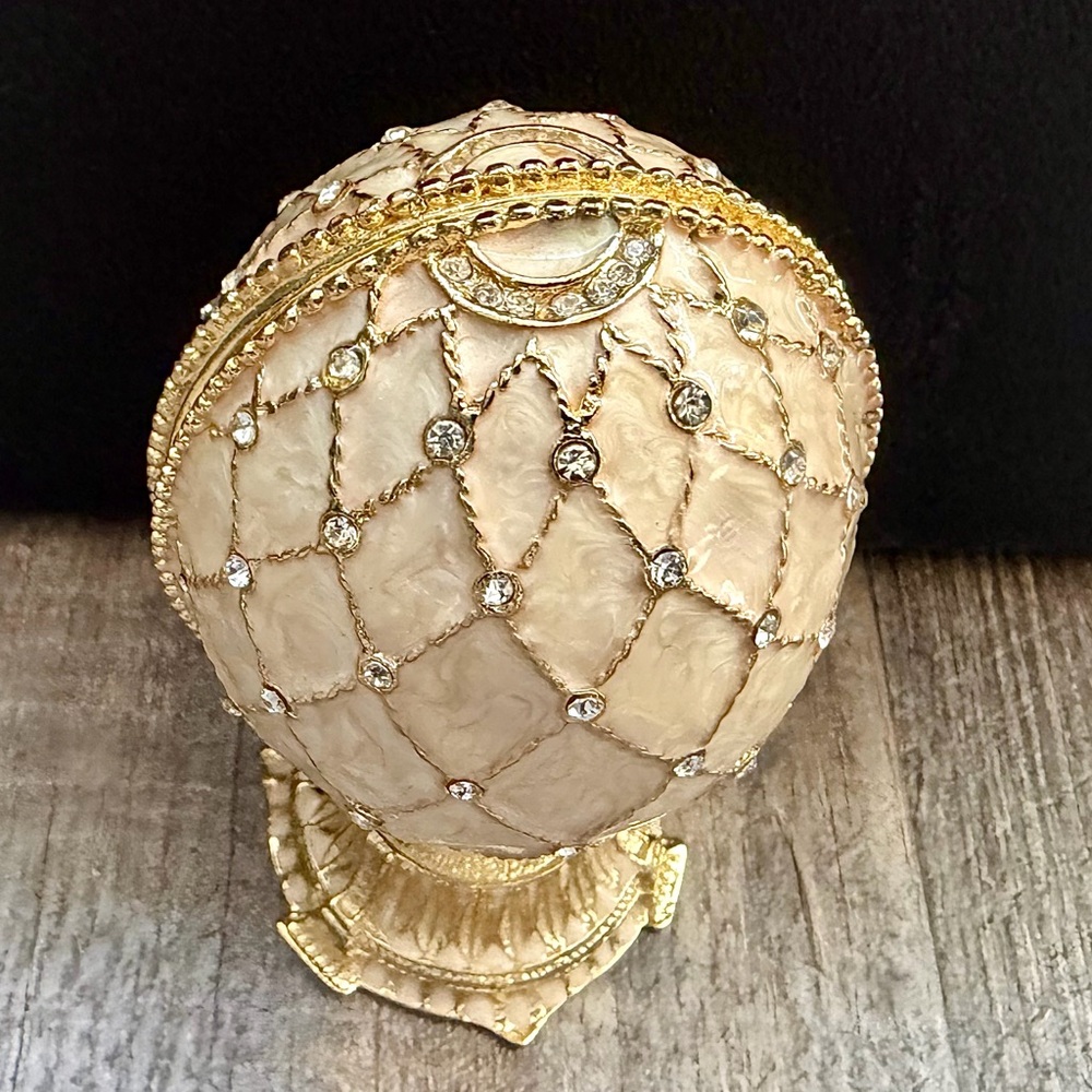 Replica Egg with crown jewelry box inside - Picture 2 of 8